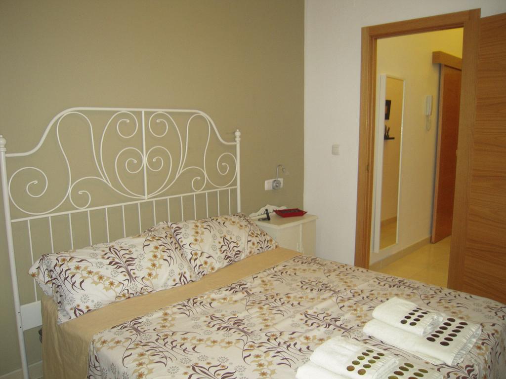 Malama Apartamentos Turisticos Малага Стая снимка