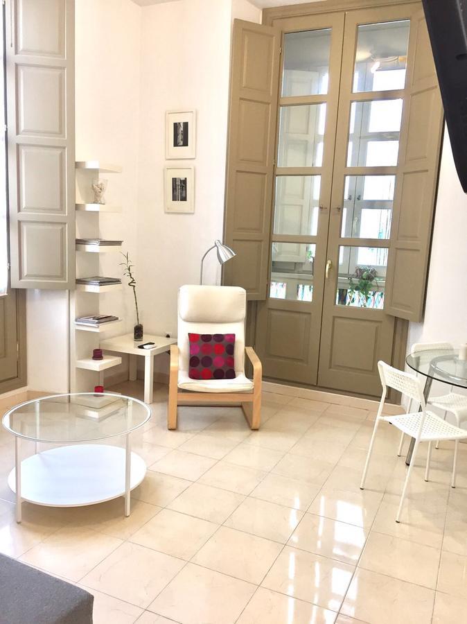 Malama Apartamentos Turisticos Малага Екстериор снимка