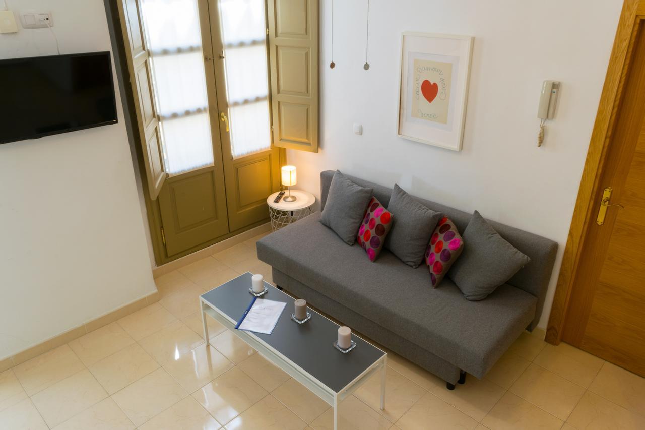 Malama Apartamentos Turisticos Малага Екстериор снимка