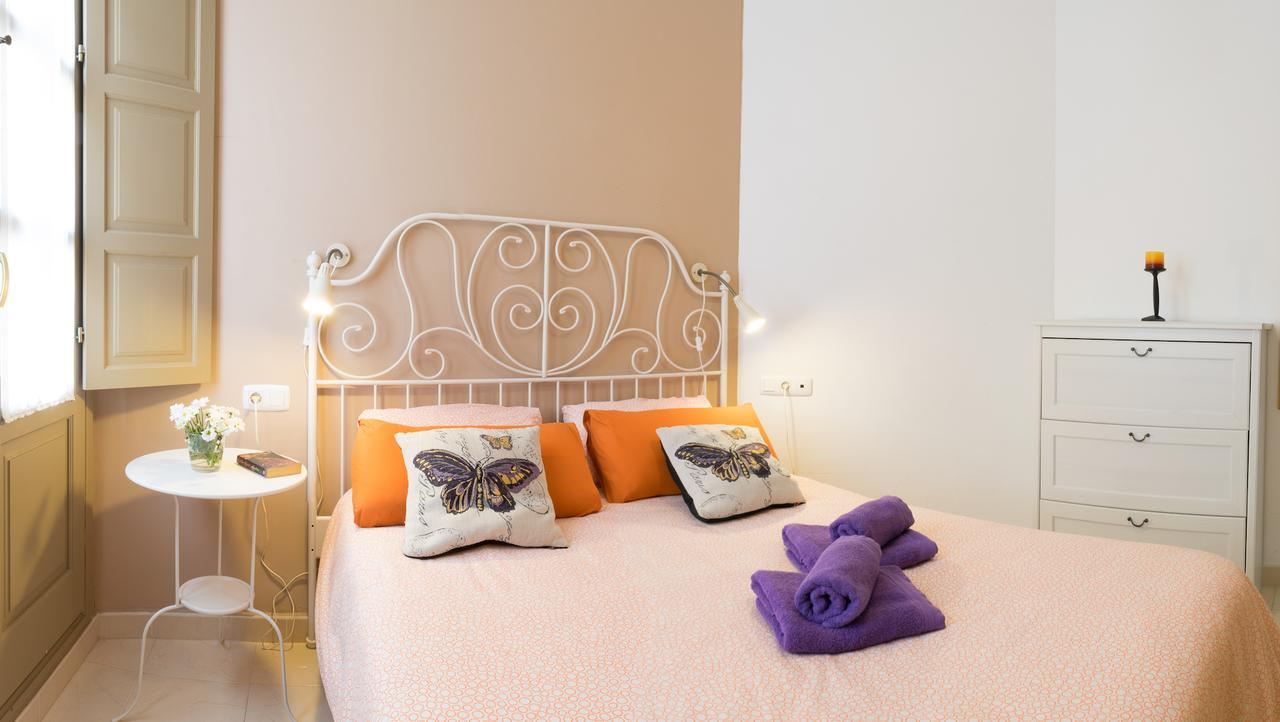 Malama Apartamentos Turisticos Малага Екстериор снимка
