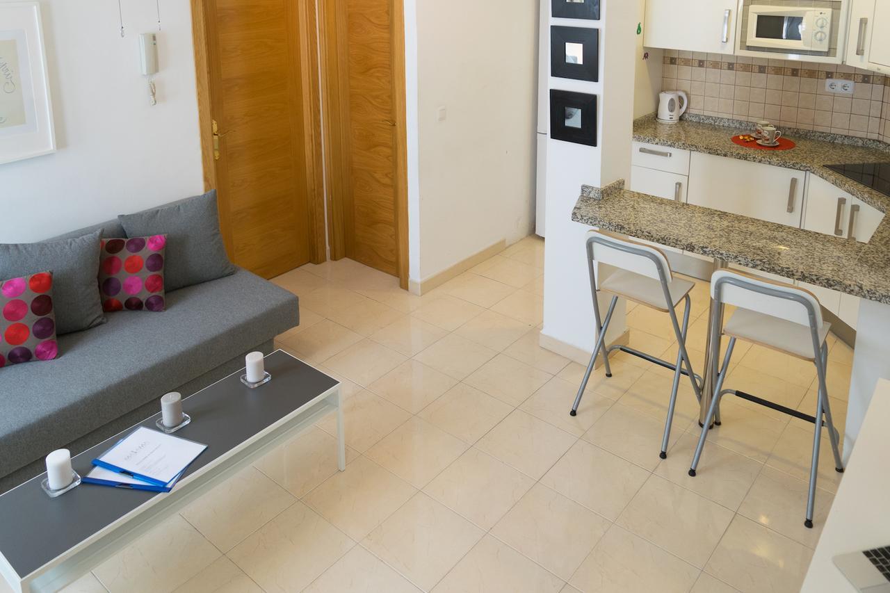 Malama Apartamentos Turisticos Малага Екстериор снимка