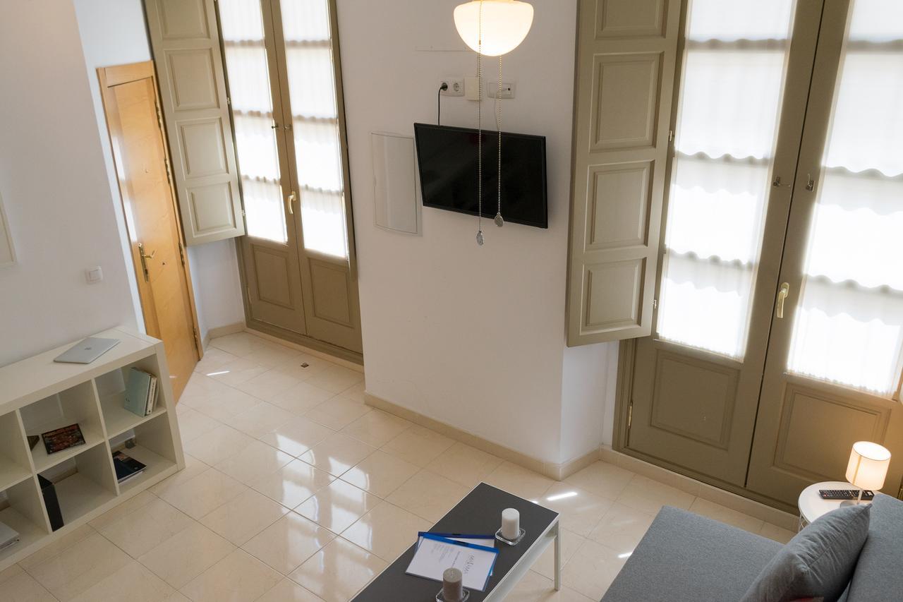 Malama Apartamentos Turisticos Малага Екстериор снимка